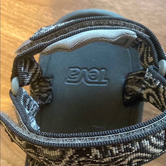 Teva Black Sandals with Adjustable Straps for Outdoor Adventures - Picture 2 of 4